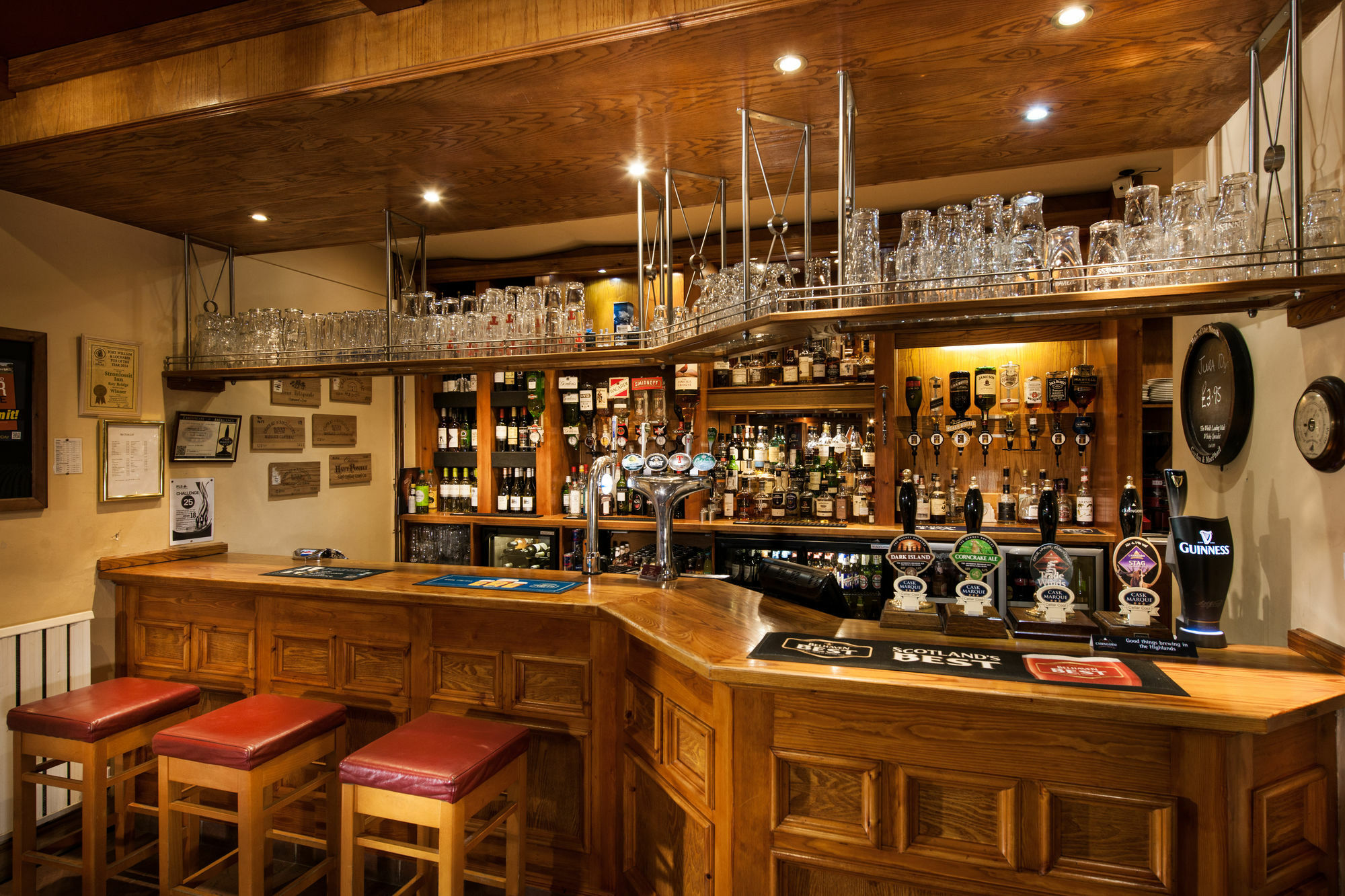 The Stronlossit Inn Fort William Exterior foto